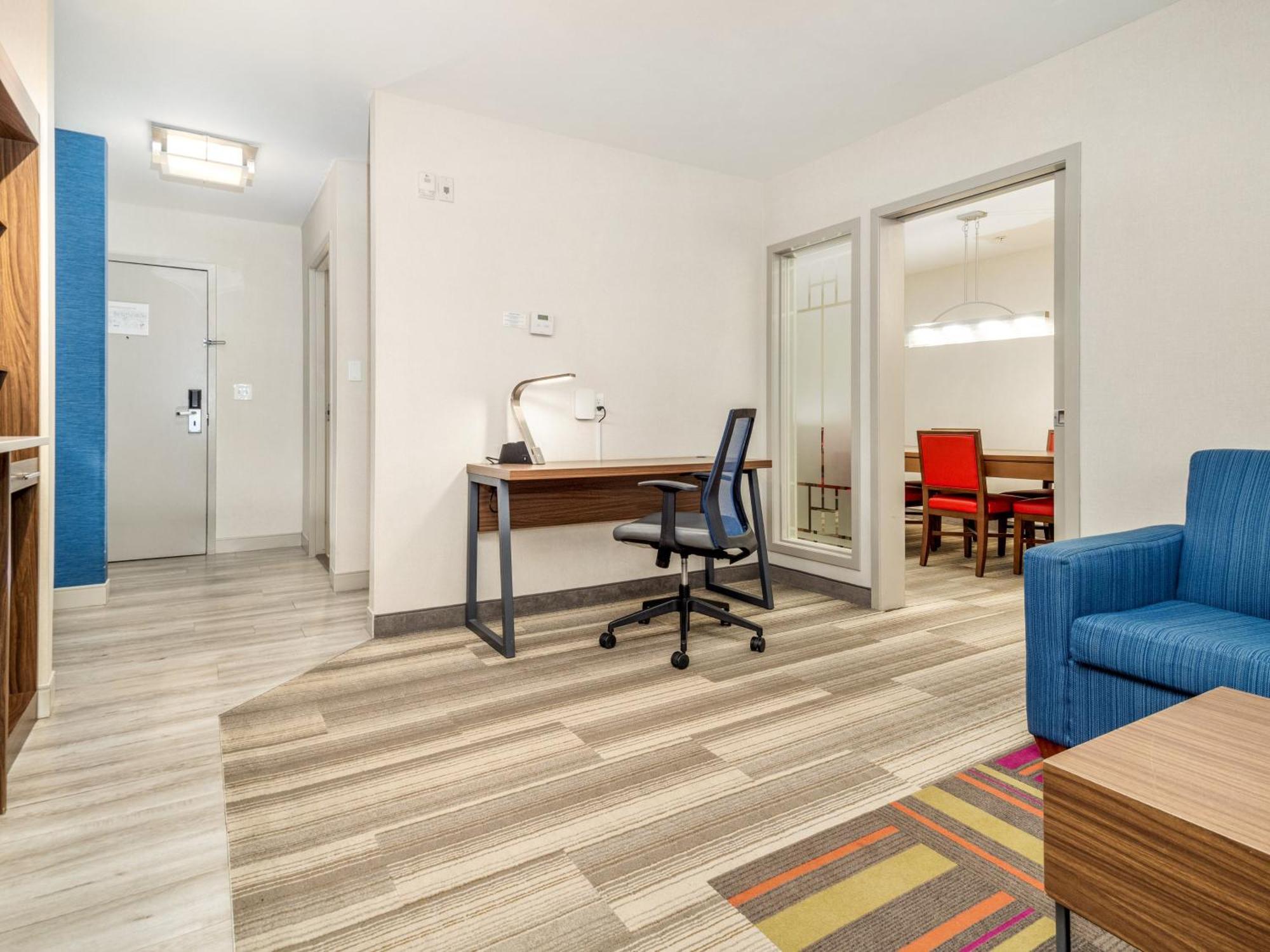 Hotel Holiday Express & By Ihg Medicine Hat