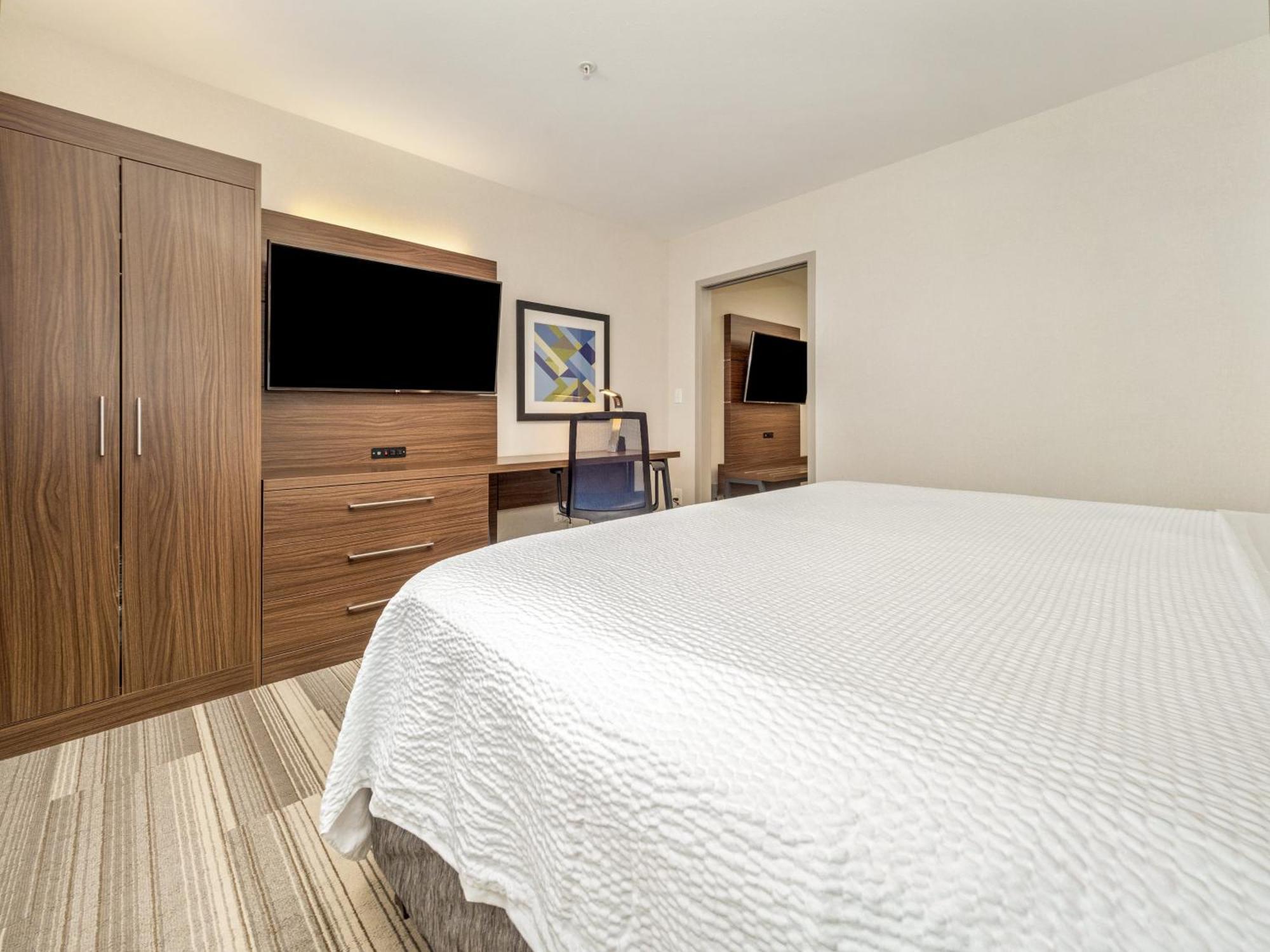 Holiday Express & By Ihg Hotel Medicine Hat
