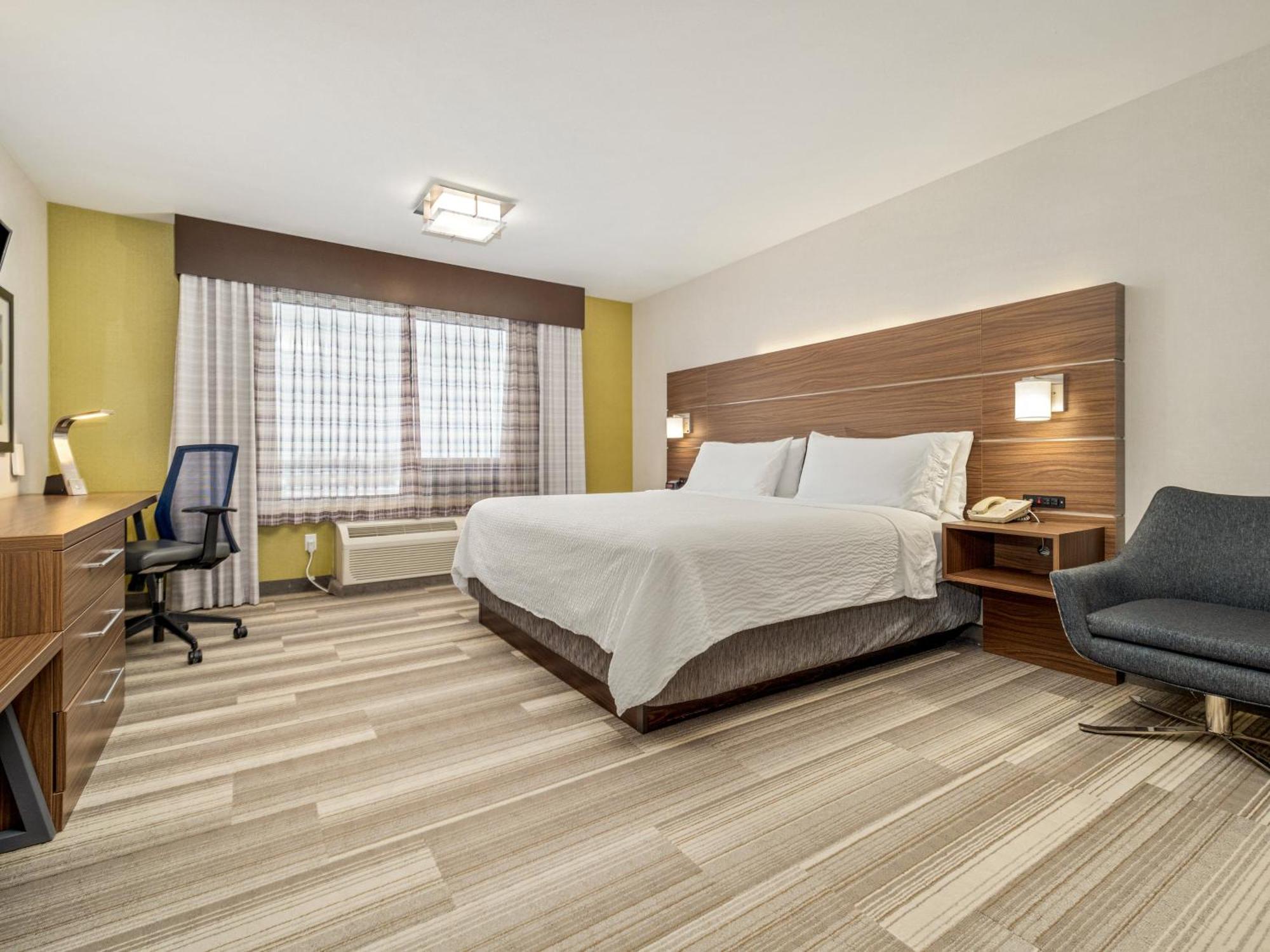 Hotel Holiday Express & By Ihg Medicine Hat