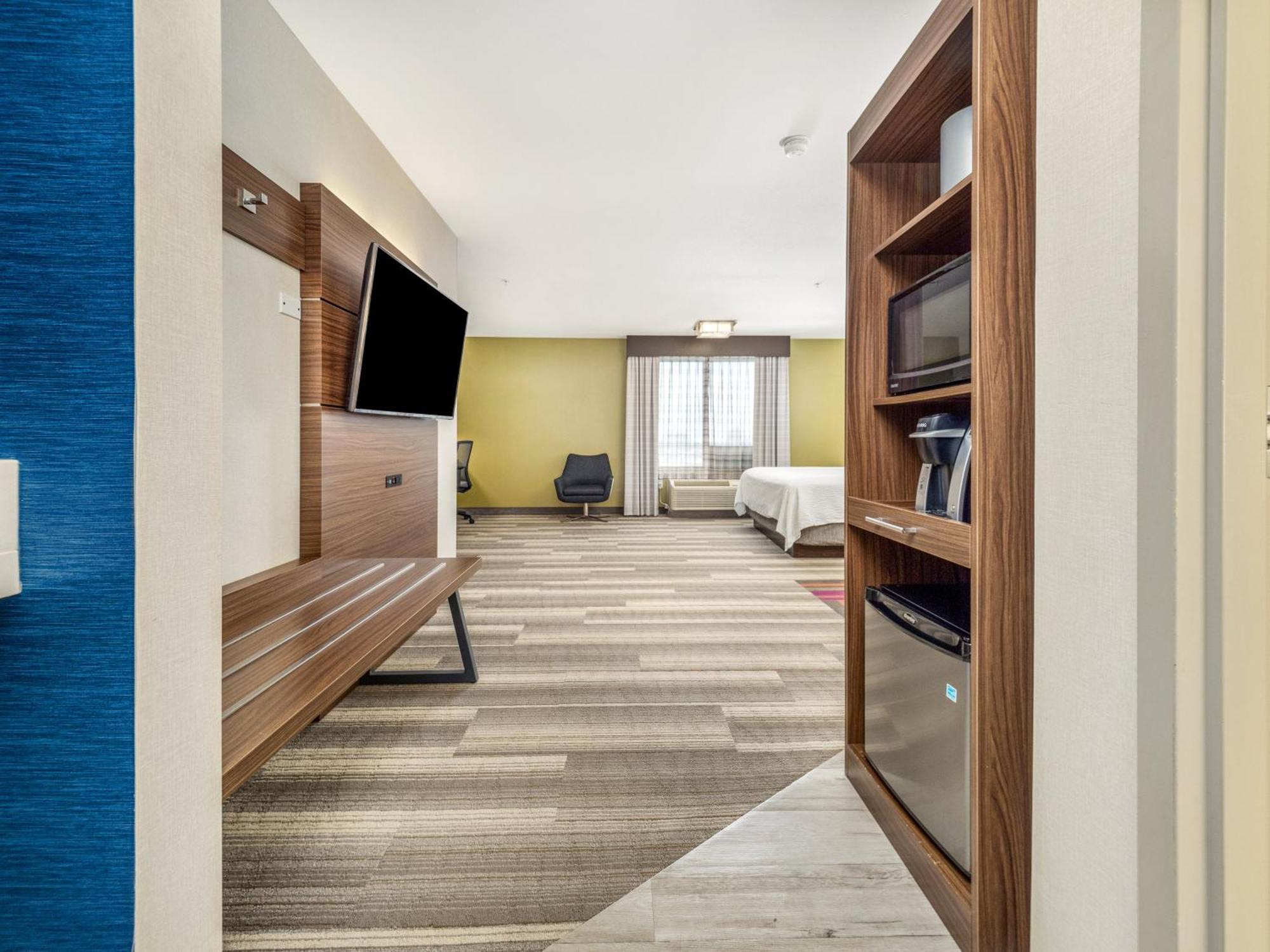 Hotel Holiday Express & By Ihg Medicine Hat