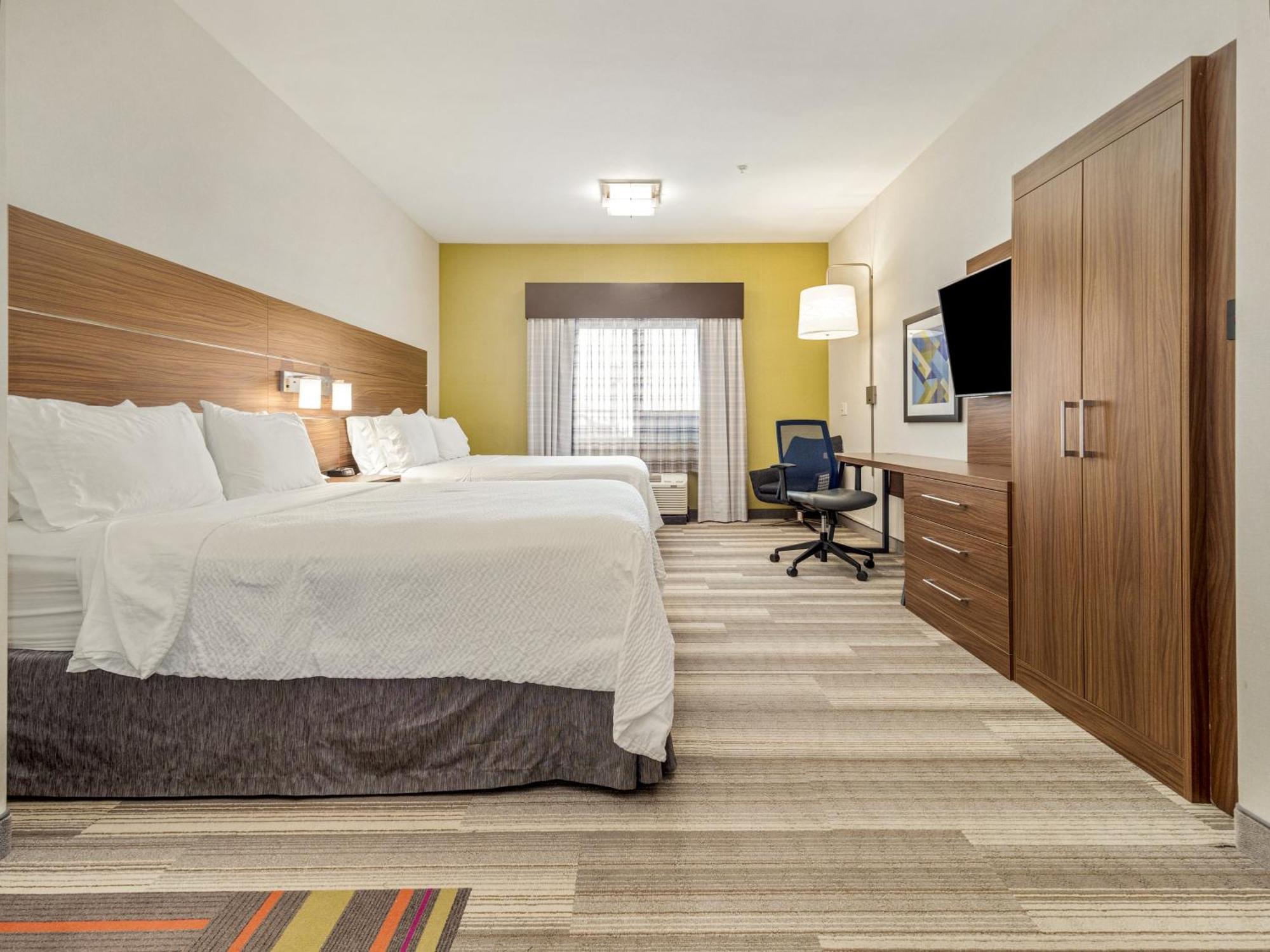 Holiday Express & By Ihg Hotel Medicine Hat