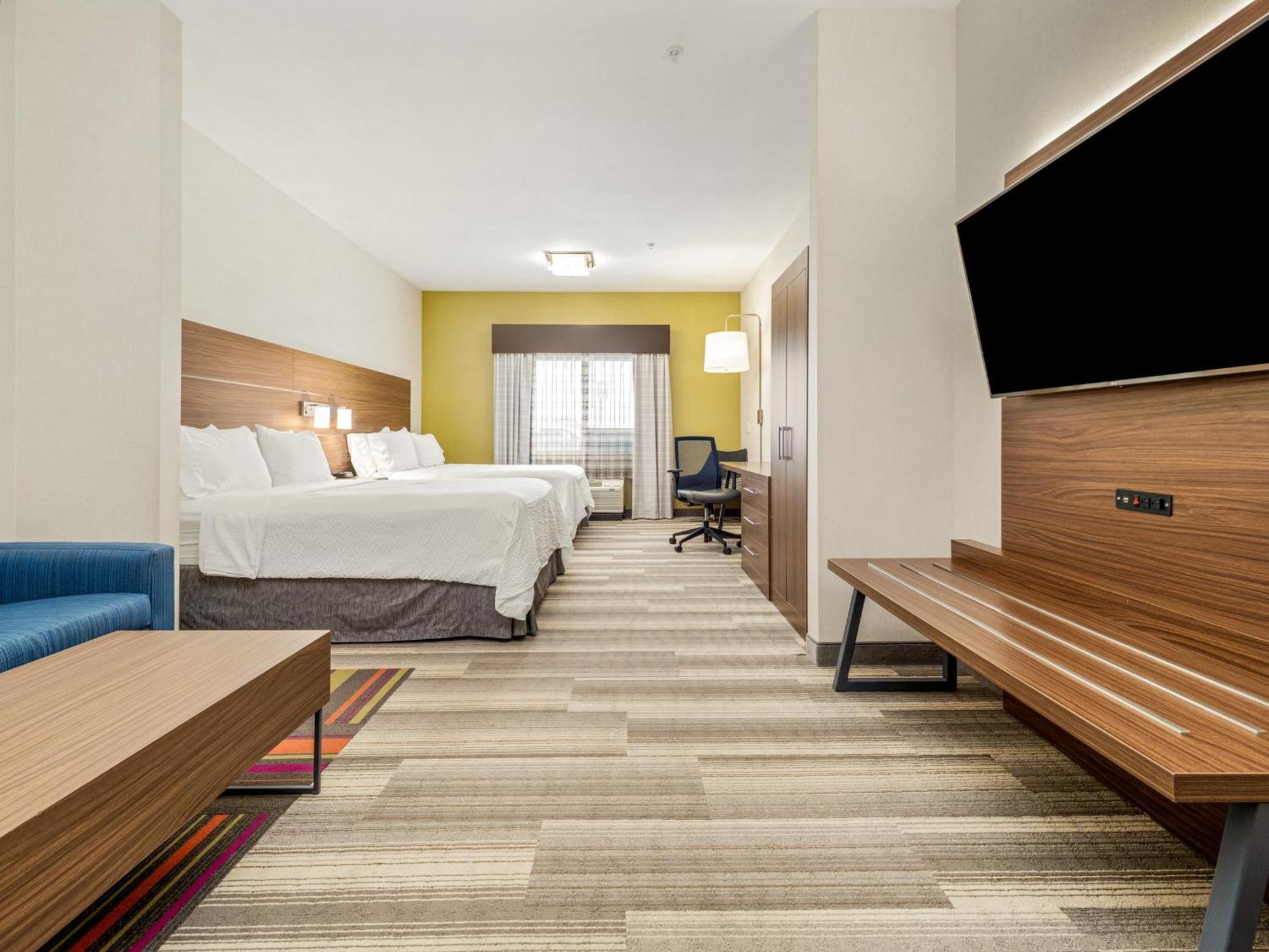 Holiday Express & By Ihg Medicine Hat