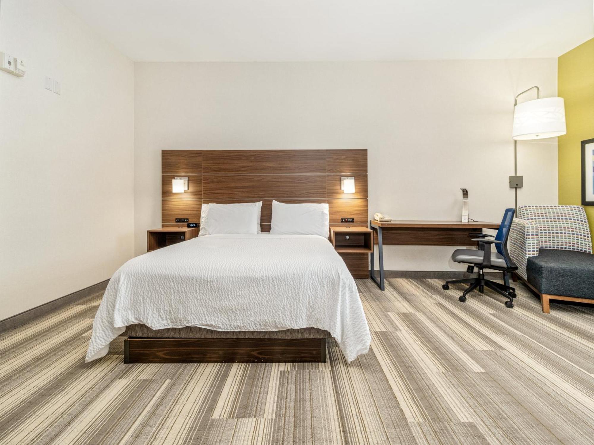 Hotel Holiday Express & By Ihg Medicine Hat