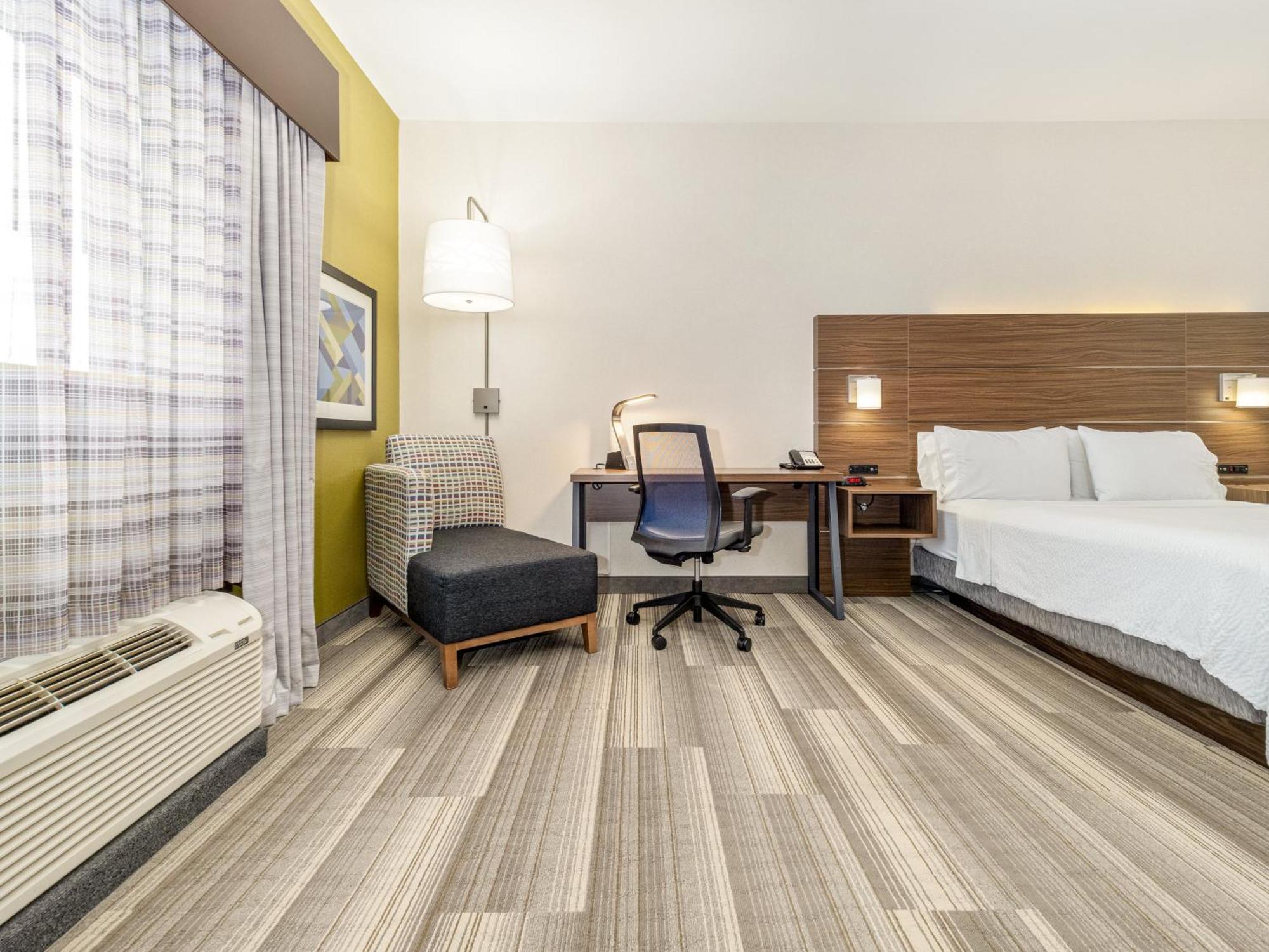 Holiday Express & By Ihg Hotel