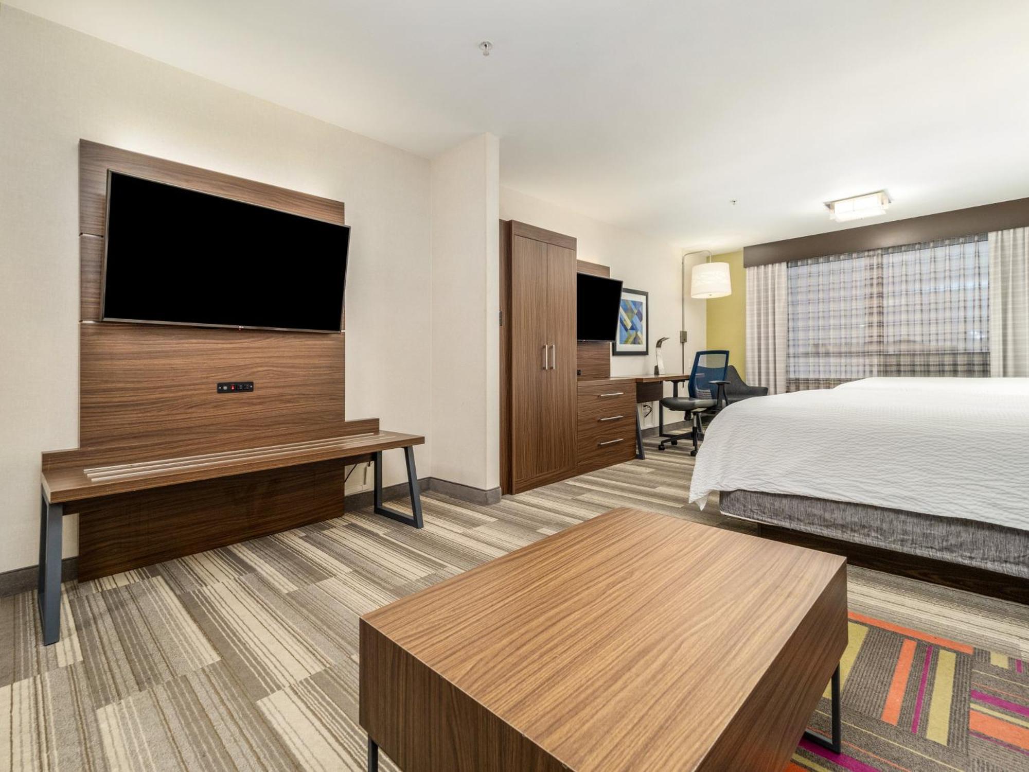 Hotel Holiday Express & By Ihg Medicine Hat