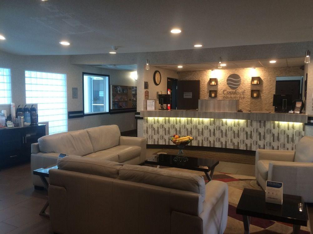 Comfort & Hotel Medicine Hat