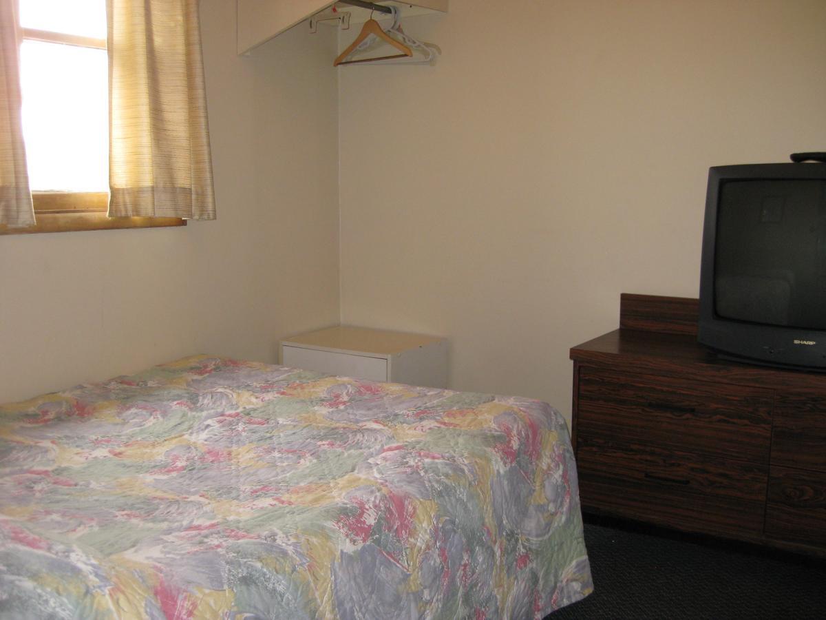 Hat Motel Medicine Hat