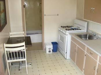 Hat Motel 2* Medicine Hat