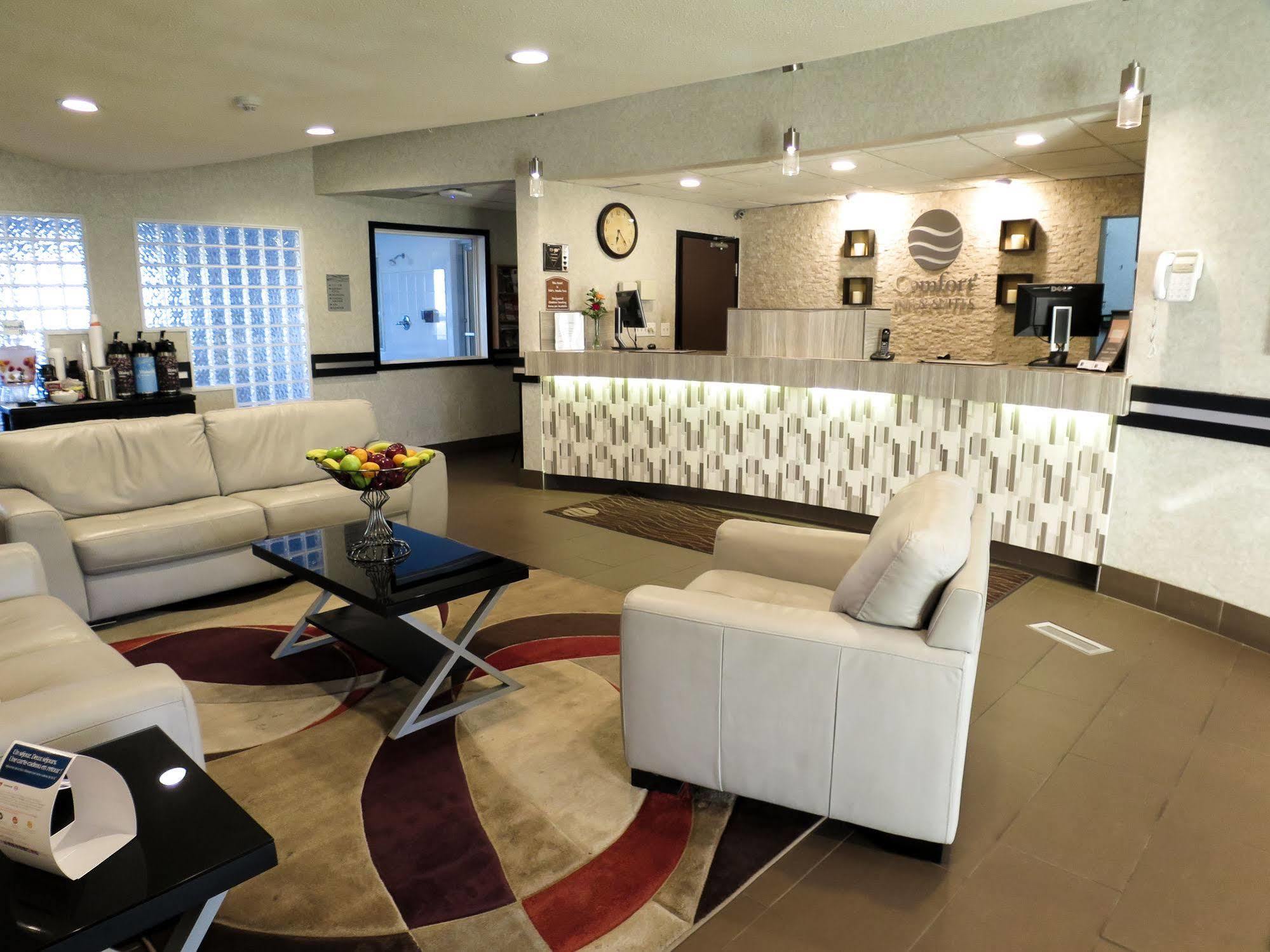 Comfort & Hotel Medicine Hat