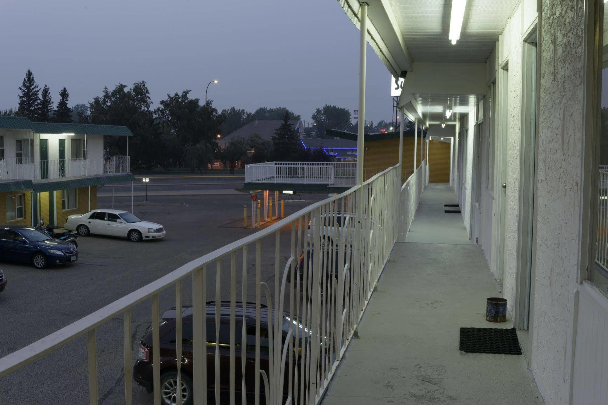 Sun-dek Motel