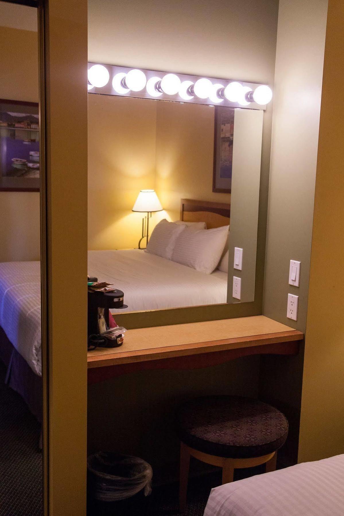 Hotel Medicine Lodge, Trademark Collection By Wyndham Medicine Hat