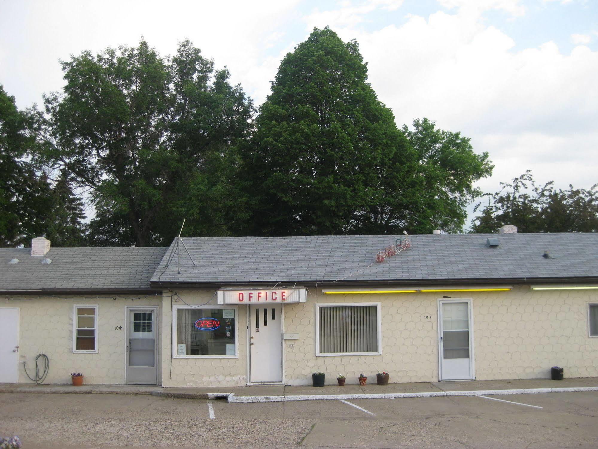 Hat Motel 2*