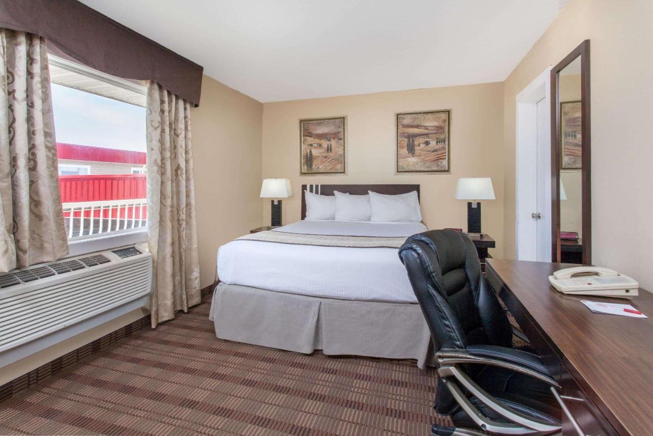 Ramada Medicine Hotel 2*